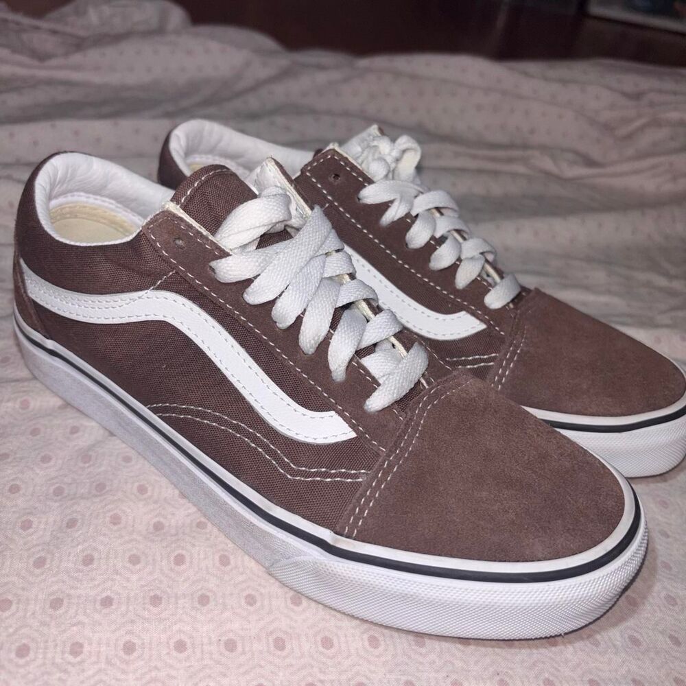 Vans Classic Chocolate Brown Canvas Low-Top Sneakers White Laces Women's 7 EUC